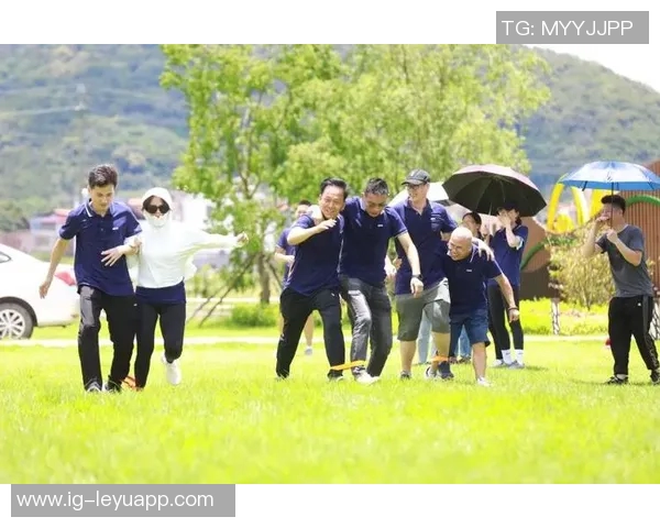 弗拉格盛赞华盛顿全力以赴的拼搏精神与默契合作